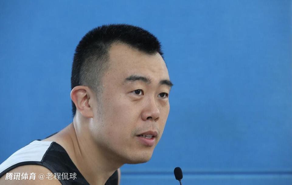 报道称，这将是皇马最后一次追求姆巴佩，皇马的态度很坚决，俱乐部内部称这次为“最后一次经过的火车”。